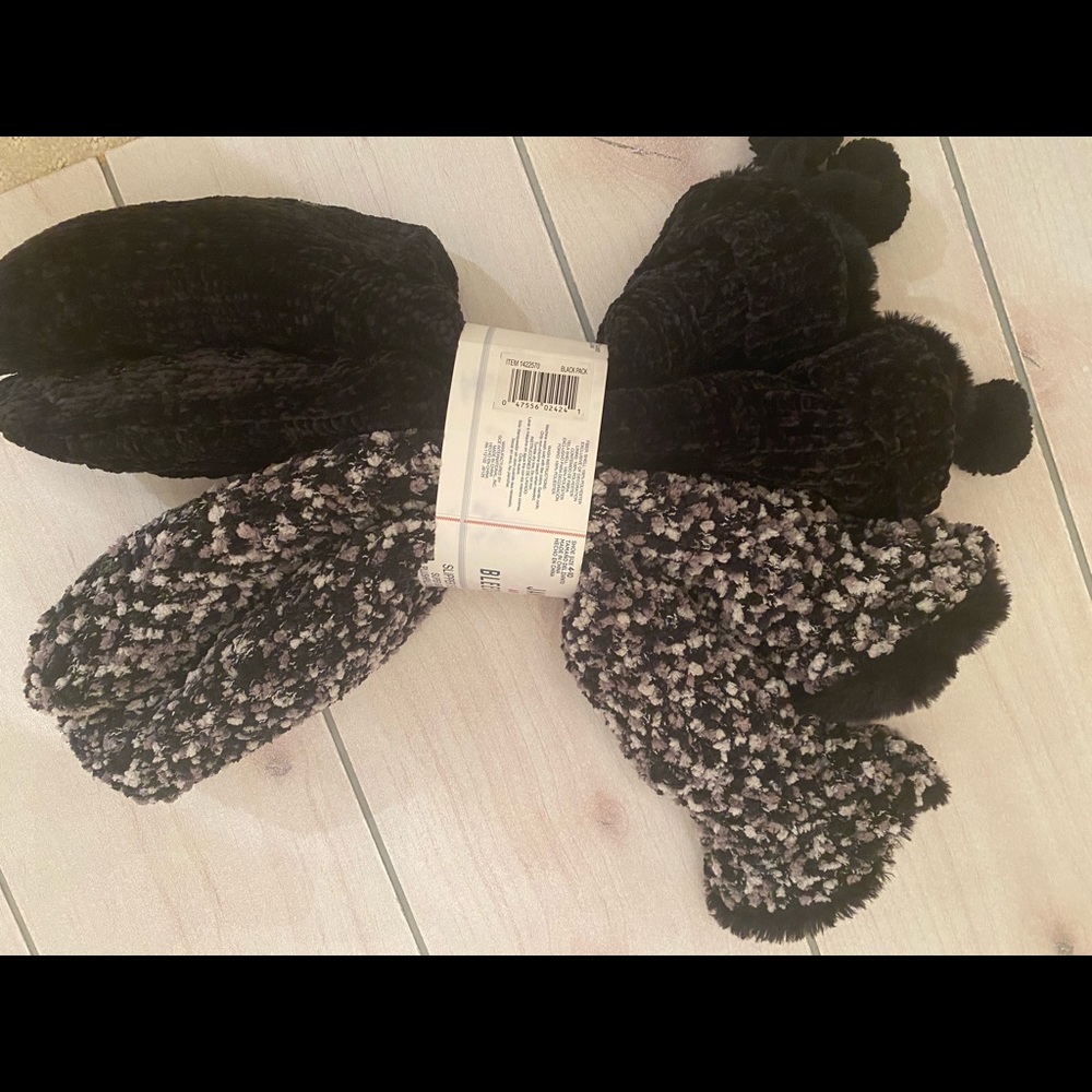 🔴Jan’s and Bleecker two pack socks. - Picture 3 of 4